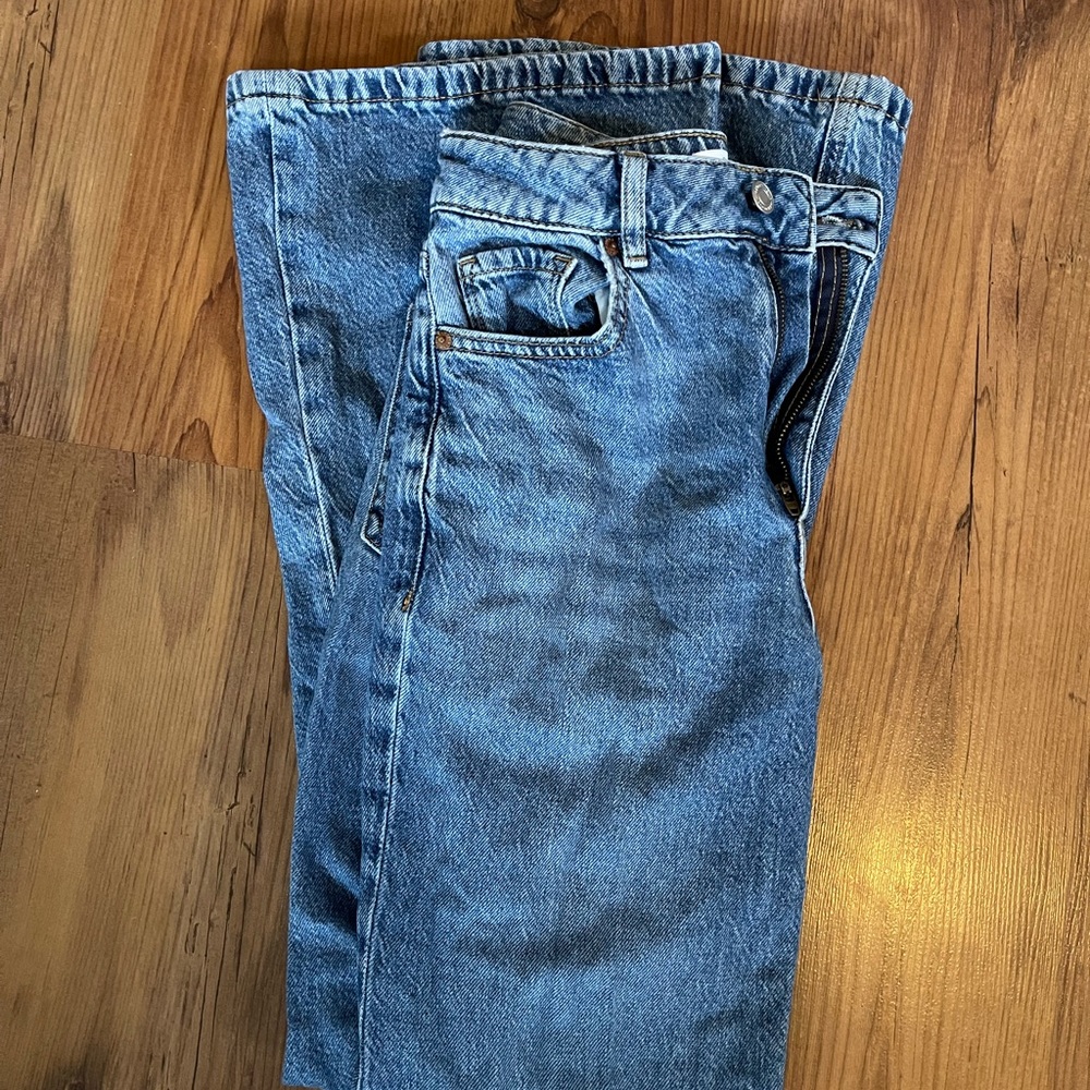 Wide Leg High Waisted Medium Wash Jeans